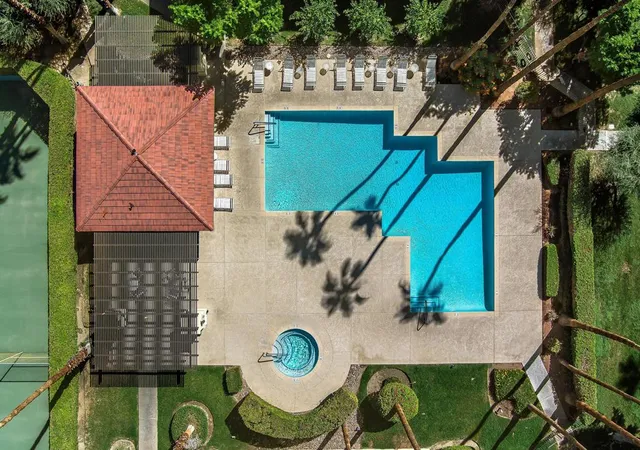 Listing Photo 5 - Condo for sale in building located at 353 N Hermosa Dr, Palm Springs, CA 92262 - Unit #9c2