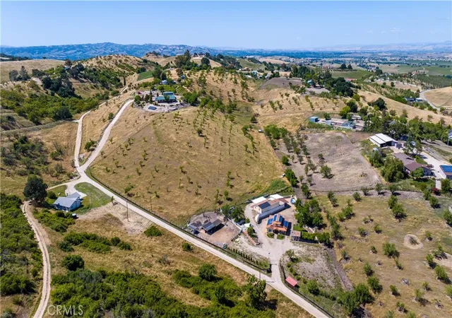 Homes for sale in Templeton, CA | 3890 Hillcrest, Templeton, CA 93465 | MLS# NS26089061