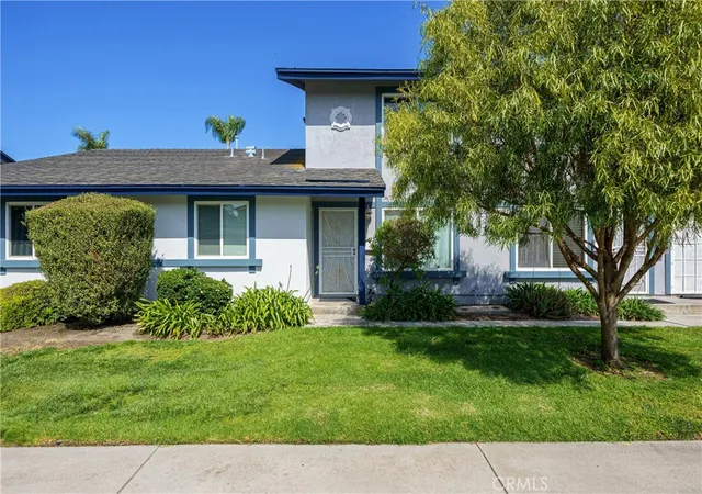 Photo 1 of Townhouse for sale at 16518 Le Grande Ln, Huntington Beach, CA 92649 | MLS# OC26092800 | Listing updated on 2026-09-28