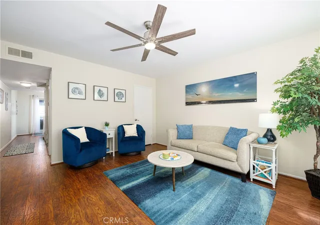 Photo 4 of Townhouse for sale at 16518 Le Grande Ln, Huntington Beach, CA 92649 | MLS# OC26092800 | Listing updated on 2026-09-28