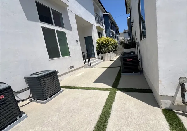 5th image of 7125 S La Cienega, Los Angeles, CA 90045 | MLS# PV26094401