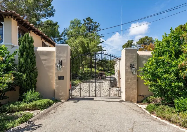 2nd image of 1 Peppertree Dr, Rancho Palos Verdes, CA 90275 | MLS# PV26095022