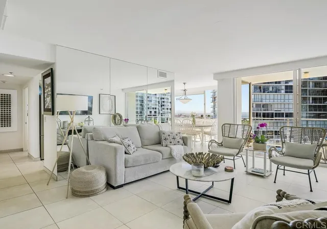 3rd image of 1810 Avenida Del Mundo #609, Coronado, CA 92118 | MLS# PTP2603330