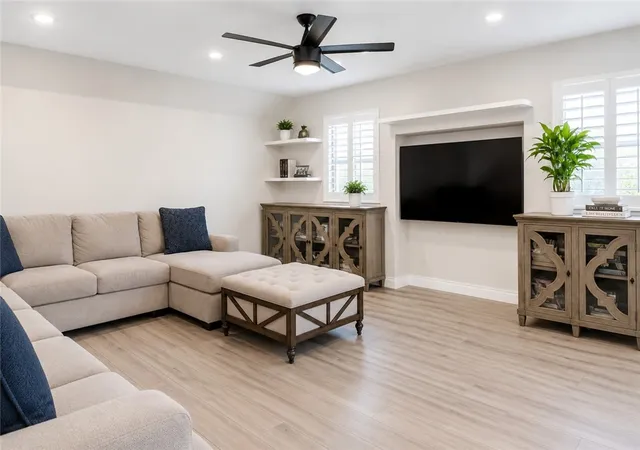 30th image of 1042 Robinson Ct, Hanford, CA 93230 | MLS# PW26094881