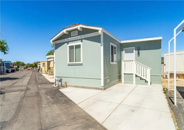 Photo 2 of Manufactured home for sale at 45131 28th St E Spc 11 #SPC, Lancaster, CA 93535 | MLS# SR26093072 | Listing updated on 2026-05-09