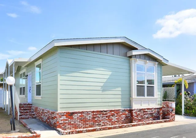 3rd image of 46 Estrella, Tustin, CA 92780 | MLS# OC26095154
