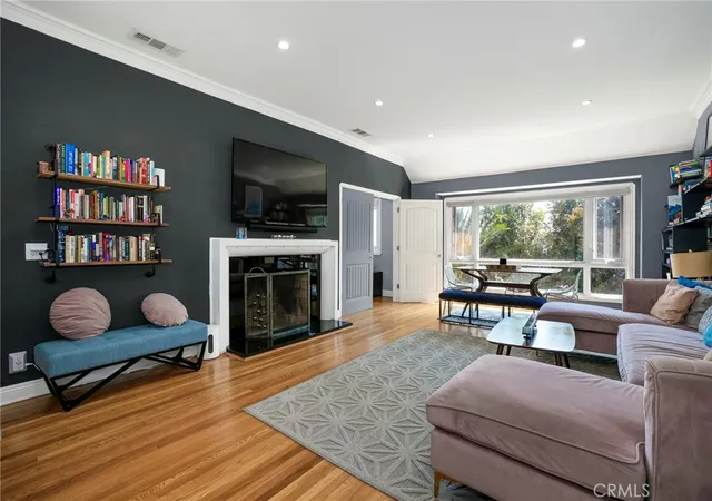 1st image of 5057 Southridge Ave, Los Angeles, CA 90043 | MLS# SB26090621