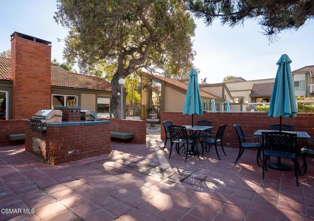 Homes for sale in Thousand Oaks, CA | 327 Chestnut Hill Court, Thousand Oaks, CA 91360 | Houzeo