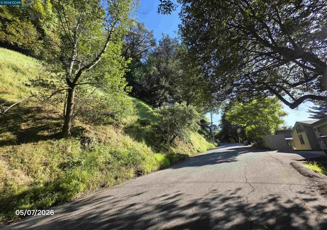 1st image of 6386 Longcroft Dr, Oakland, CA 94611 | MLS# 41133280