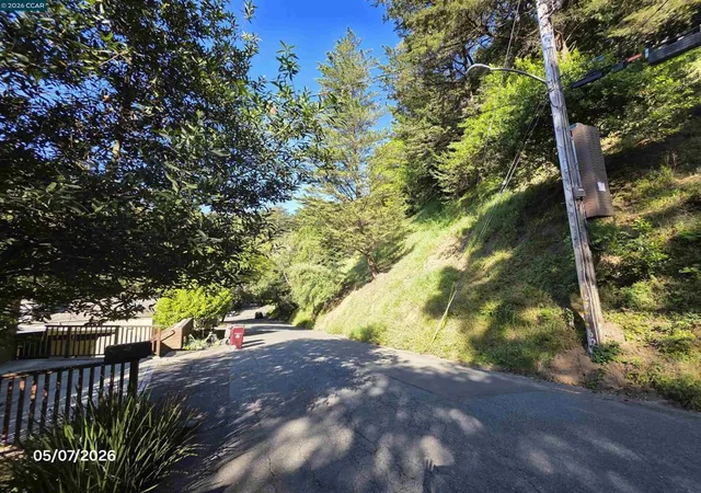 2nd image of 6386 Longcroft Dr, Oakland, CA 94611 | MLS# 41133280