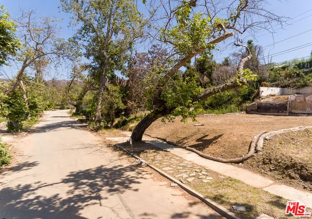Photo 2 of Sale Pending at 630 Bienveneda Ave, Pacific Palisades, CA 90272 | MLS# 26828373 | Listing updated on 2026-09-29