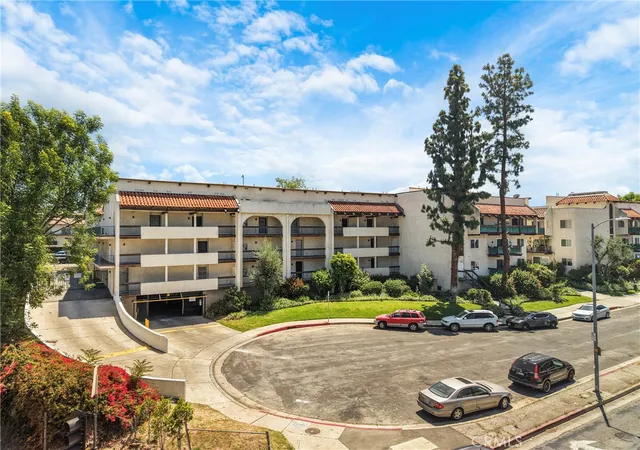 Homes for sale in Encino, CA | 5460 White Oak #B103, Encino, CA 91316 | MLS# HD26083307