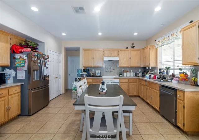 5th image of 10156 Marissa Ct, Hesperia, CA 92345 | MLS# IV26095338