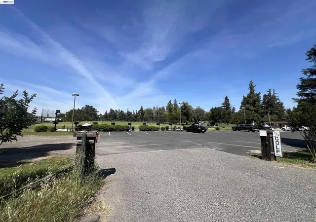 Photo 1 of Land for sale at 17051 Escalon Bellotta Rd, Escalon, CA 95320 | MLS# 41133307 | Listing updated on 2026-05-08