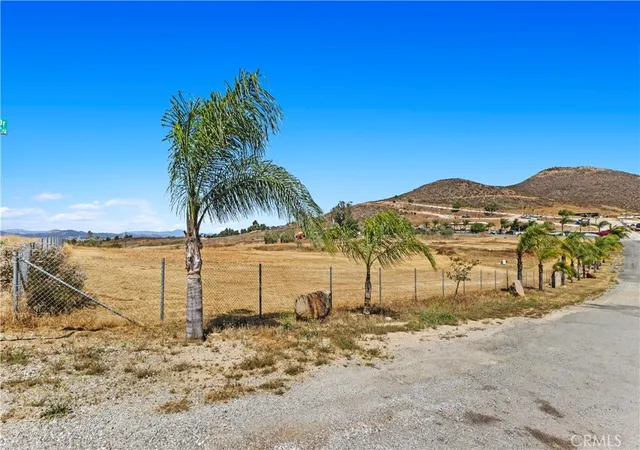 Photo 2 of Manufactured home for sale at 31750 Keller Rd, Winchester, CA 92596 | MLS# SW26092688 | Listing updated on 2026-05-07