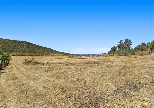 Photo 3 of Manufactured home for sale at 31750 Keller Rd, Winchester, CA 92596 | MLS# SW26092688 | Listing updated on 2026-05-07