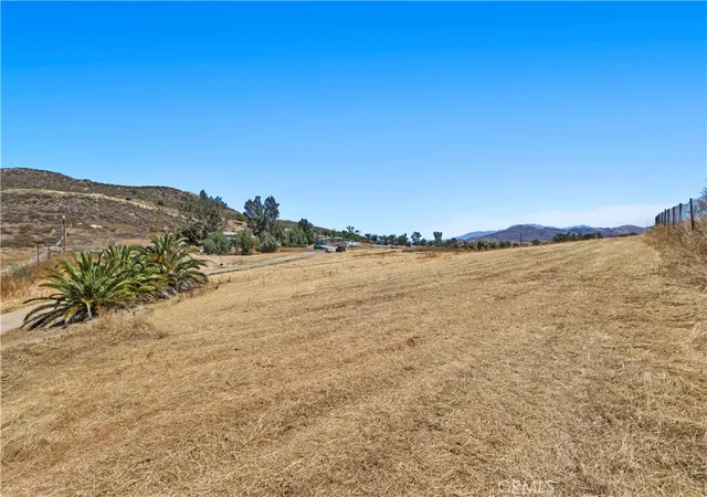 Photo 3 of Manufactured home for sale at 31750 Keller Rd, Winchester, CA 92596 | MLS# SW26092688 | Listing updated on 2026-05-07