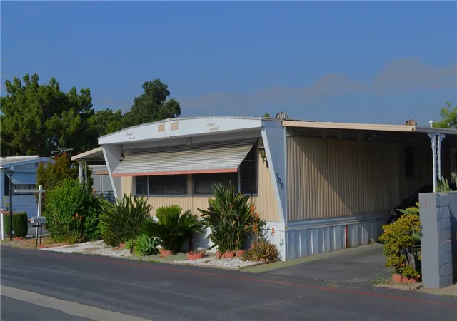 Photo 2 of Manufactured home for sale at 1630 S Barranca Ave #102, Glendora, CA 91740 | MLS# SR26095412 | Listing updated on 2026-09-12