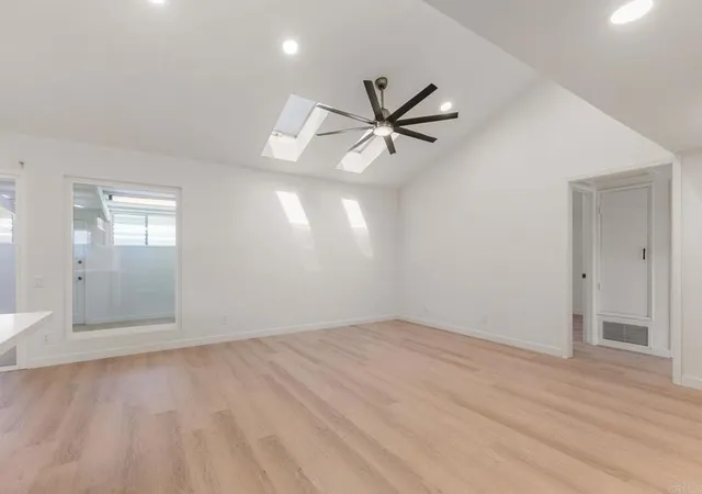 4th image of 3755 N Vista Campana #30, Oceanside, CA 92057 | MLS# NDP2604242