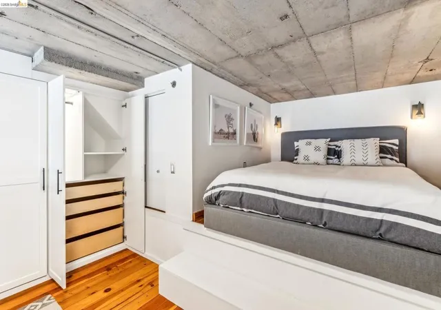 Listing Photo 5 - Condo for sale in building located at 255 3Rd St, Oakland, CA 94607 - Unit #206