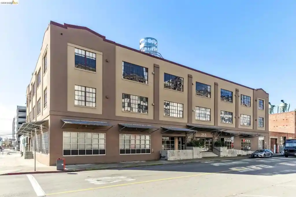Listing Photo 7 - Condo for sale in 255 3Rd St located at 255 3Rd St, Oakland, CA 94607 - Unit #206