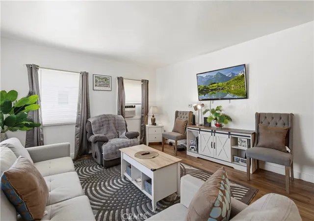 image of 1534 E Broadway, Glendale, CA 91205 | MLS# SR26095514