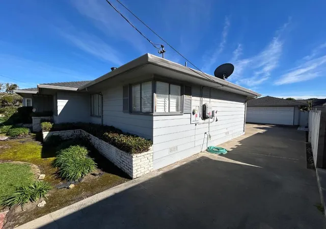 Homes for sale in Salinas, CA | 22 San Juan Dr, Salinas, CA 93901 | MLS# ML82036660
