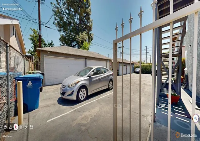 Photo 4 of House for sale at 7410 Vineland Ave, Sun Valley, CA 91352 | MLS# NDP2604254 | Listing updated on 2026-06-26