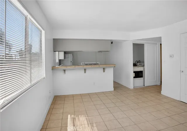 3rd image of 1300 Flower, Bakersfield, CA 93305 | MLS# SR26095280
