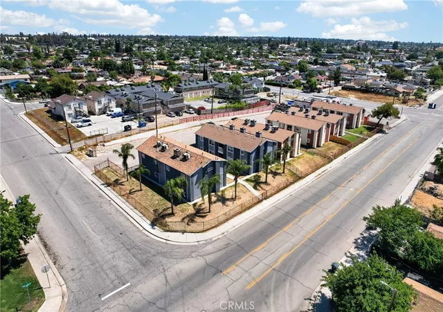 2nd image of 1300 Flower, Bakersfield, CA 93305