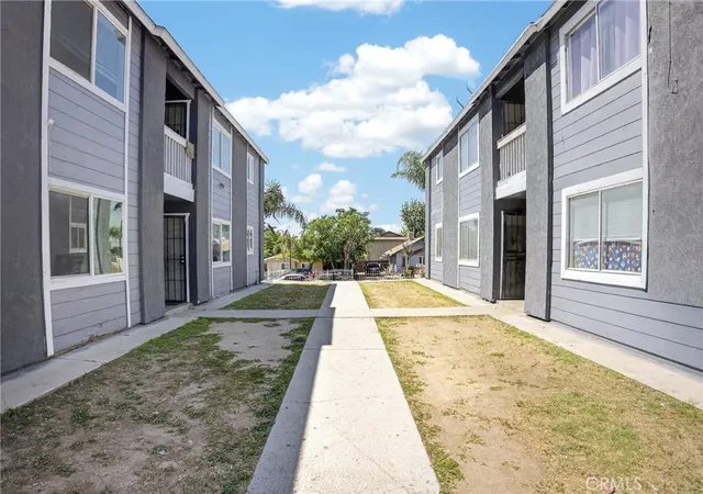 3rd image of 1304 Flower, Bakersfield, CA 93305 | MLS# SR26095654