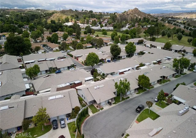 2nd image of 26801 Circle Of The Oaks, Newhall, CA 91321 | MLS# SR26095722