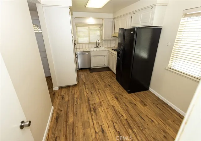 Photo 4 of Condo for sale at 26801 Cir Of The Oaks, Newhall, CA 91321 | MLS# SR26095722 | Listing updated on 2026-05-07