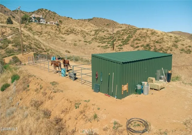 4th image of 8630 Penhaven, Leona Valley, CA 93551 | MLS# SR26095683