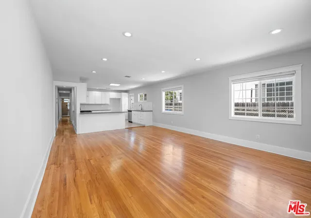 Listing Photo 4 - Condo for sale in building located at 1011 S Plymouth Blvd, Los Angeles, CA 90019
