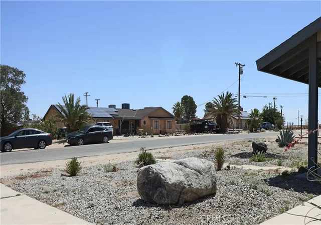 2nd image of 4752 Flying H, Twentynine Palms, CA 92277 | MLS# JT26095725