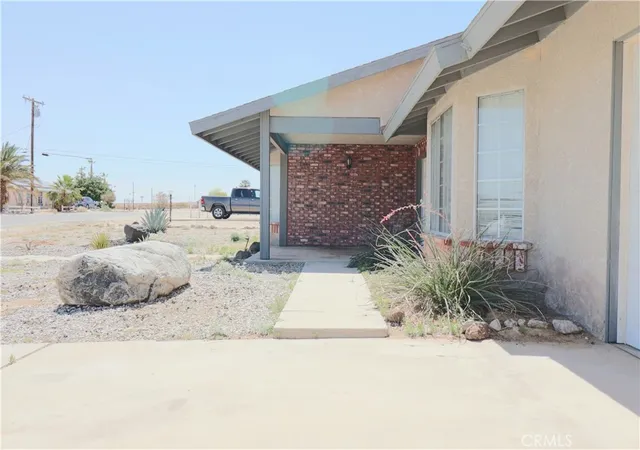 5th image of 4752 Flying H, Twentynine Palms, CA 92277 | MLS# JT26095725
