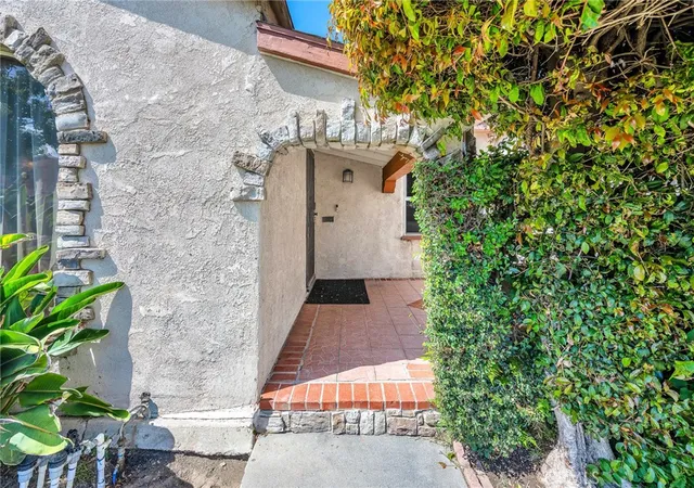 Photo 3 of Single family home for sale at 1617 W 80th Street, Los Angeles, CA 90047 | MLS# IN26095738 | Listing updated on 2026-10-05
