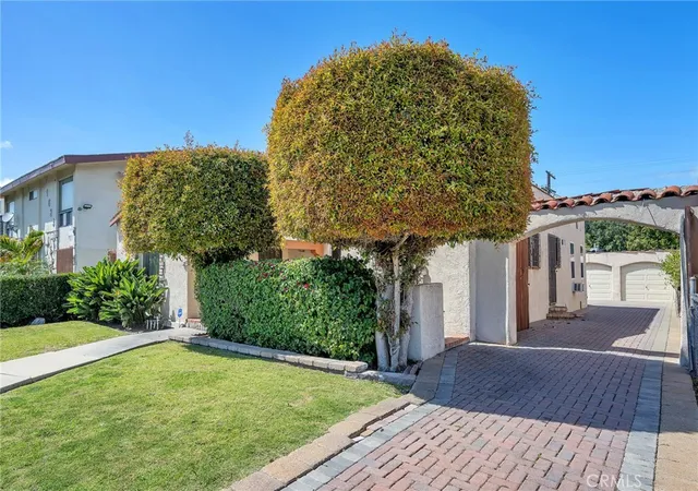 Photo 1 of Single family home for sale at 1617 W 80th Street, Los Angeles, CA 90047 | MLS# IN26095738 | Listing updated on 2026-10-05