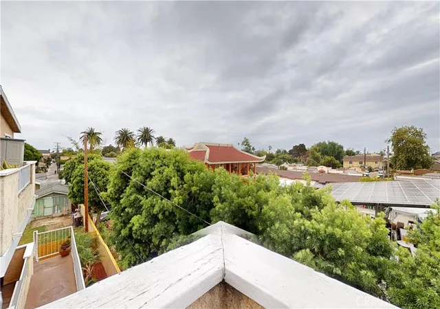 Homes for sale in Long Beach, CA | 1168 10th, Long Beach, CA 90813 | Houzeo