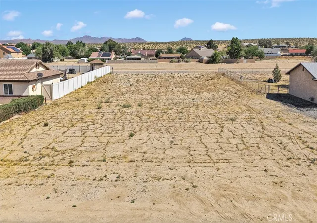 4th image of 13789 Branding Iron Dr, Helendale, CA 92342 | MLS# HD26095669