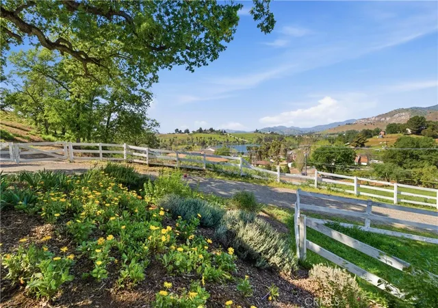 Homes for sale in Springville, CA | 33295 Globe Dr, Springville, CA 93265 | MLS# DW26091418
