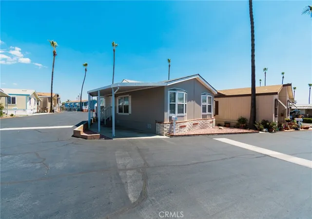 2nd image of 1565 W Arrow Hwy Space C23 #C23, Upland, CA 91786 | MLS# IG26095746