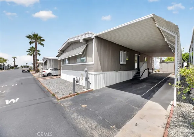 Homes for sale in Hemet, CA | 725 W Thornton Ave #139, Hemet, CA 92543 | MLS# IV26095781
