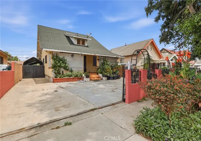 5th image of 201 W 50th, Los Angeles, CA 90037 | MLS# RS26093323
