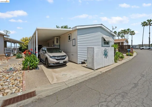 2nd image of 191 Oxbow Marina Dr, Isleton, CA 95641 | MLS# 41133387