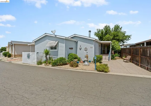 3rd image of 191 Oxbow Marina Dr, Isleton, CA 95641 | MLS# 41133387