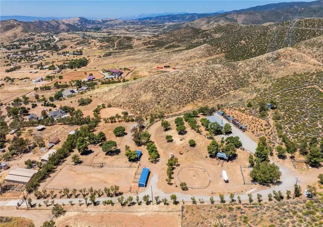 Photo 2 of Manufactured home for sale at 35675 Peppertree, Agua Dulce, CA 91390 | MLS# SR26094959 | Listing updated on 2026-09-01