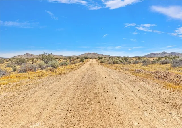 13th image of 16101 Sweeten, Helendale, CA 92342 | MLS# HD26095915
