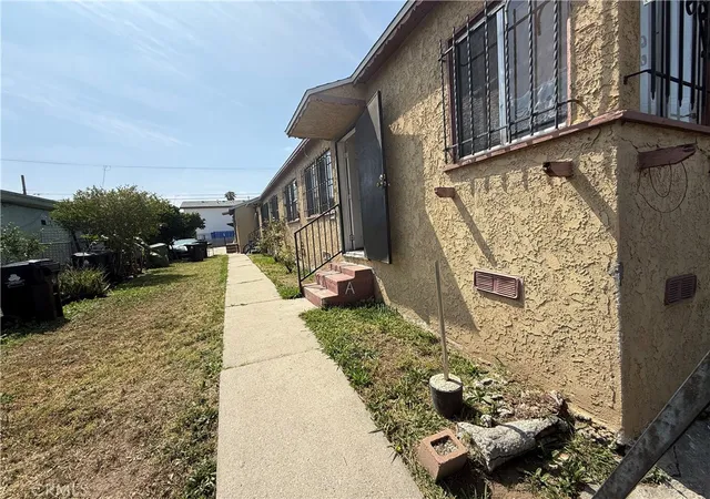 2nd image of 7819 S Hoover, Los Angeles, CA 90044 | MLS# SR26095969